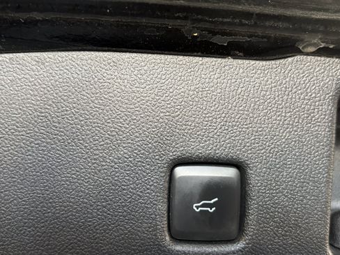 Used 2020 Ford Escape Titanium AWD/4WD image 24