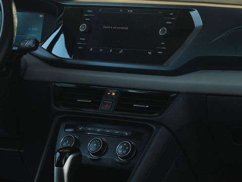 Used 2022 Volkswagen Taos SE image 27