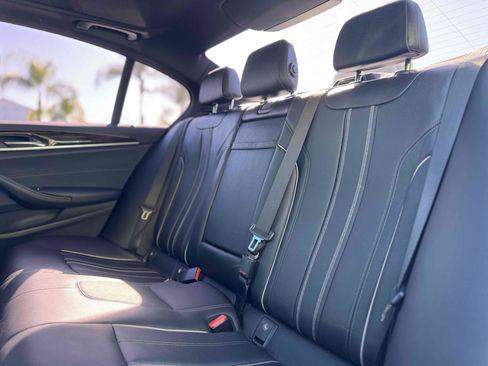 Used 2018 BMW 530i w/ Premium Package image 17