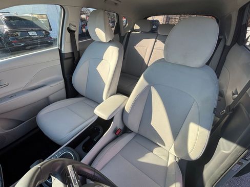 Used 2025 Hyundai Kona SEL image 36