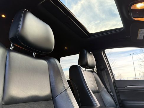 Used 2020 Jeep Grand Cherokee Altitude image 17