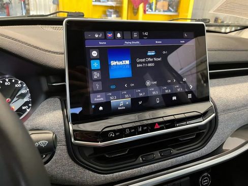 Used 2022 Jeep Compass Latitude w/ Sun and Sound Group AWD/4WD image 20