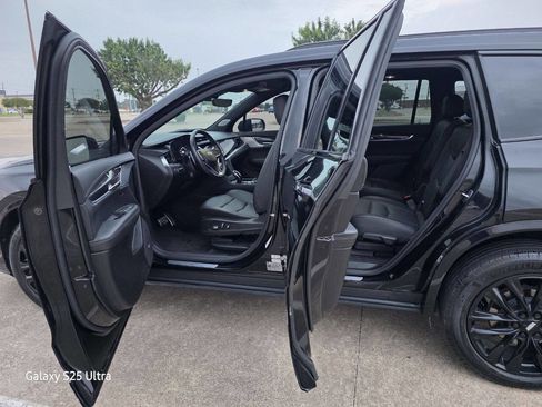 Used 2024 Cadillac XT6 Sport w/ Technology Package AWD/4WD image 14