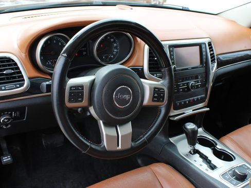 Used 2012 Jeep Grand Cherokee Overland Summit image 11