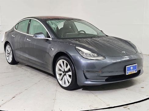 Used 2018 Tesla Model 3 Mid Range image 8