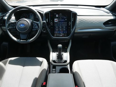 Used 2025 Subaru Forester Premium AWD/4WD image 10
