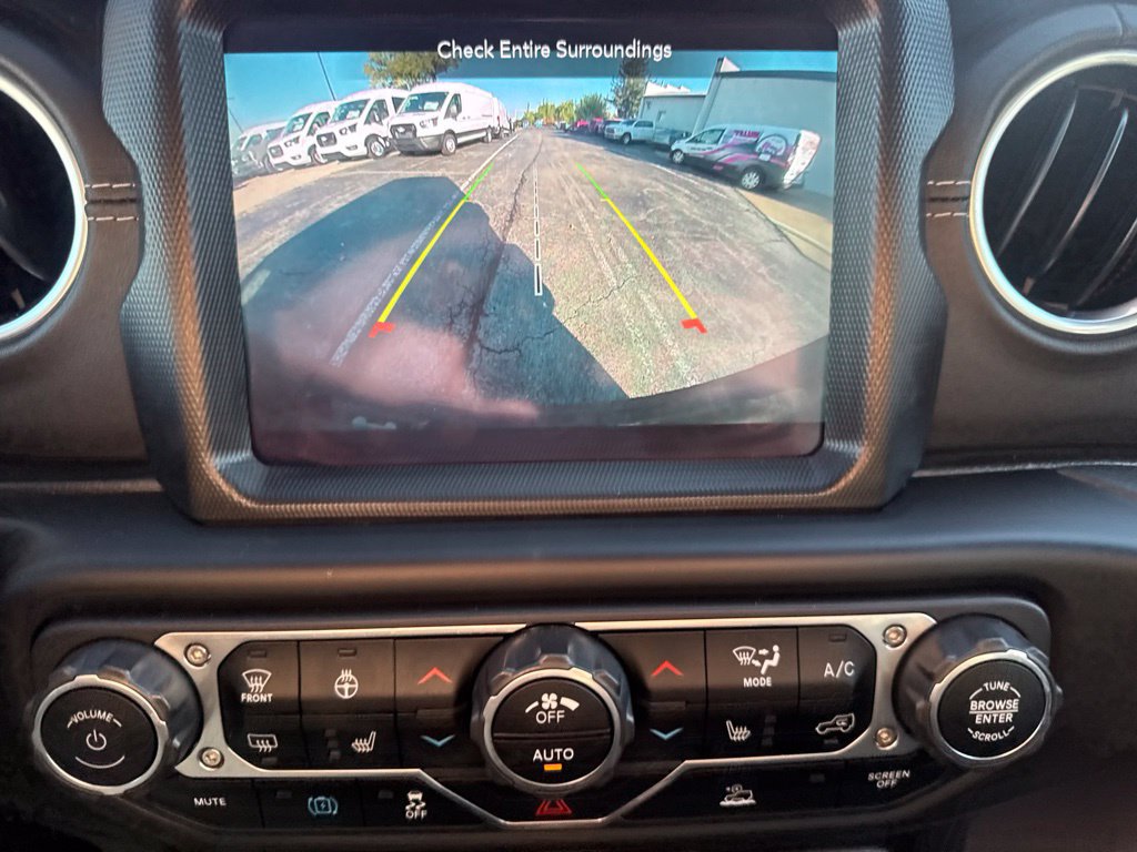 Used 2021 Jeep Wrangler Unlimited Sahara w/ Cold Weather Group AWD/4WD image 6