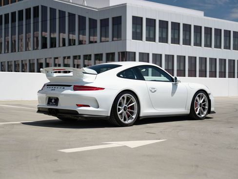 Used 2015 Porsche 911 GT3 RWD image 38