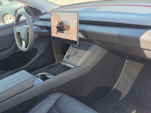 Used 2026 Tesla Model Y 2WD image 21