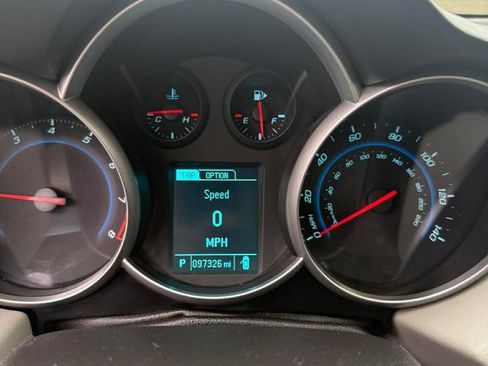 Used 2013 Chevrolet Cruze LS image 11