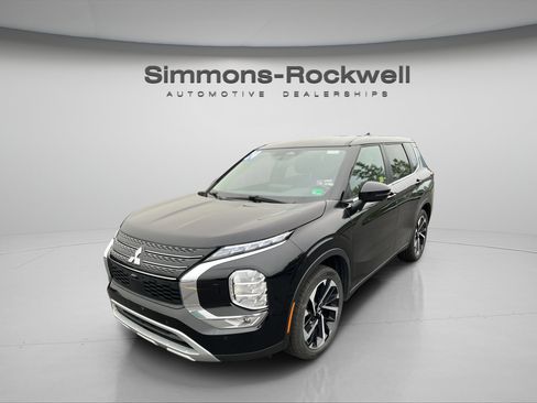 Used 2024 Mitsubishi Outlander SE AWD/4WD image 1