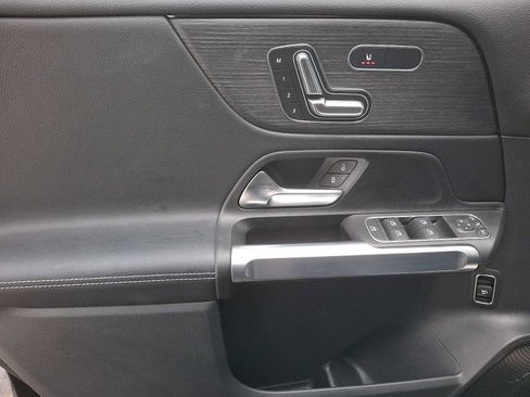 Used 2026 Mercedes-Benz GLB 250 4MATIC image 9