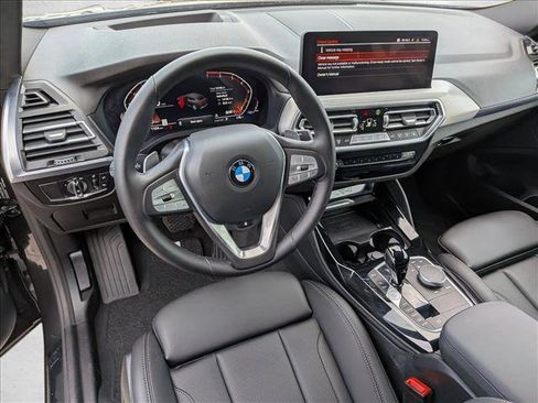 Used 2025 BMW X4 xDrive30i image 10