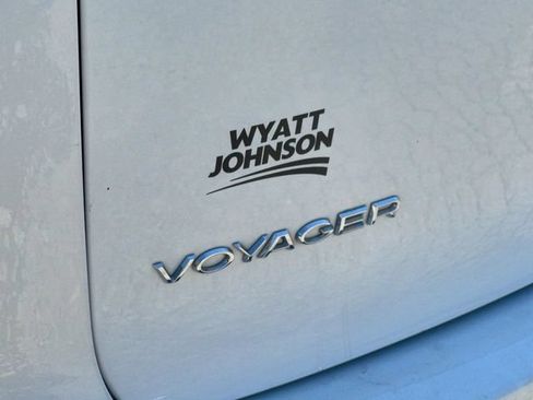 Used 2023 Chrysler Voyager LX FWD image 14