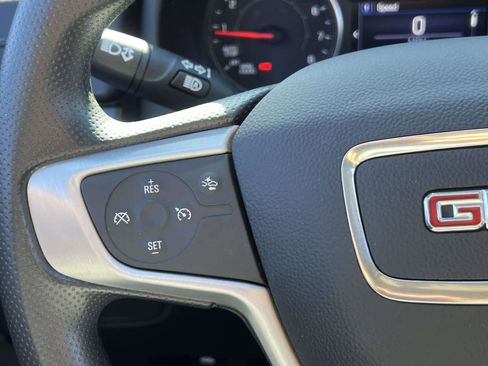 Used 2023 GMC Terrain SLE w/ Driver Convenience Package image 25