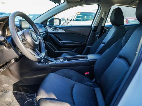 Used 2018 MAZDA MAZDA3 Sport image 17