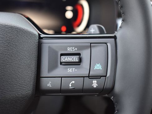 New 2026 Nissan Pathfinder Platinum FWD image 37