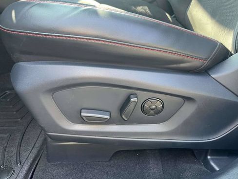 Used 2025 Ford Explorer ST AWD/4WD image 19