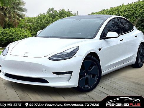 Used 2021 Tesla Model 3 Standard Range Plus image 1