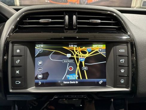 Used 2017 Jaguar XE Premium image 77