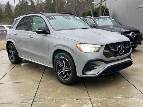 Certified 2025 Mercedes-Benz GLE 450 4MATIC image 4