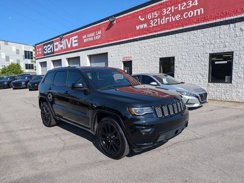 Used 2021 Jeep Grand Cherokee Laredo X RWD image 1