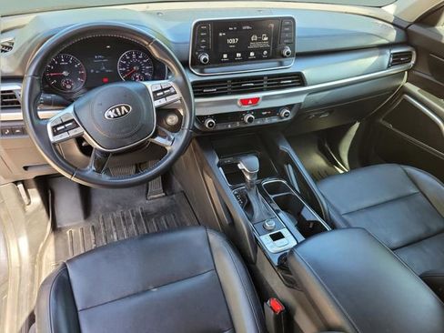 Used 2020 Kia Telluride LX image 17