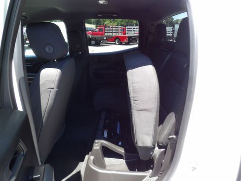 Used 2023 Chevrolet Colorado W/T RWD image 31