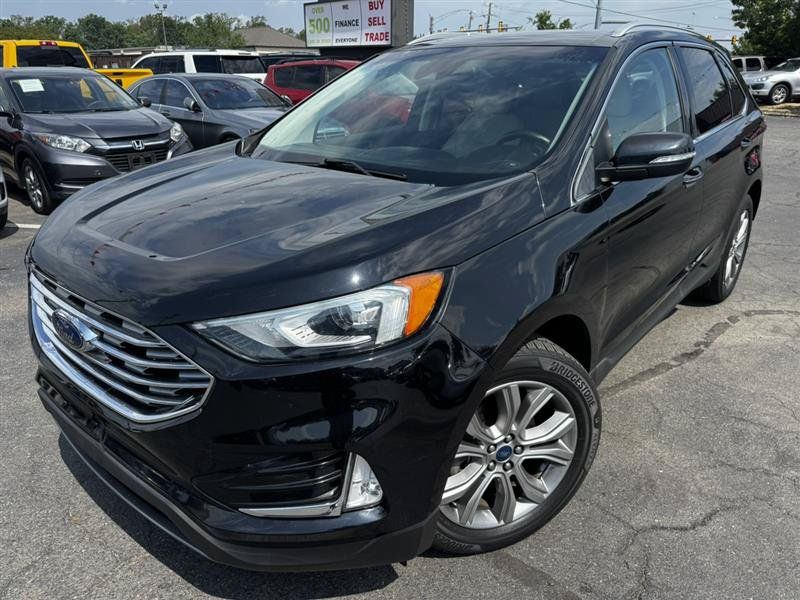 Used 2019 Ford Edge Titanium FWD image 2