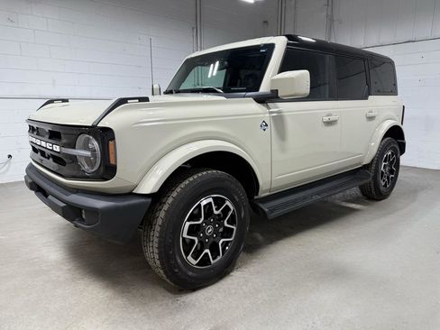 Used 2025 Ford Bronco Outer Banks image 1