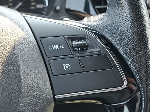 Used 2018 Mitsubishi Outlander LE AWD/4WD image 24