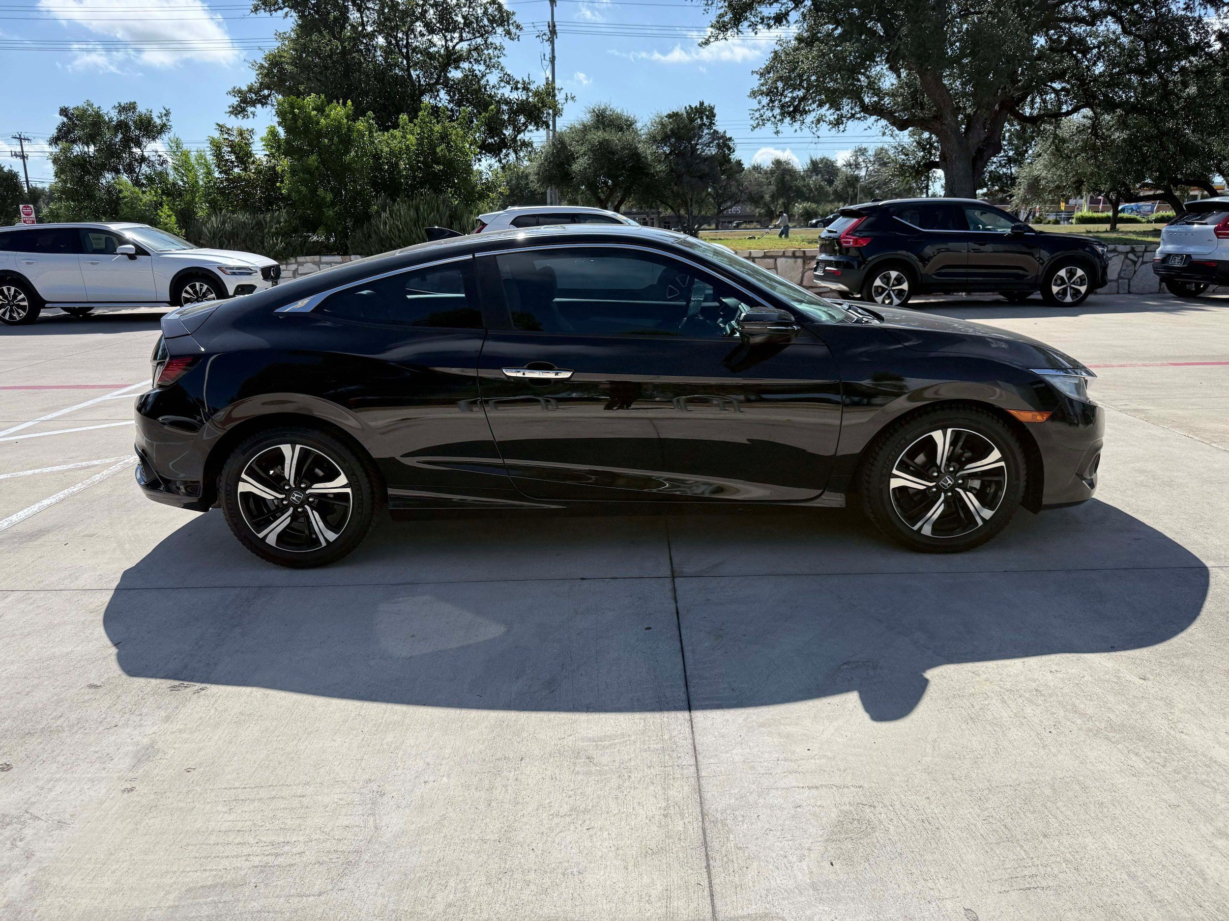 Used 2017 Honda Civic Touring image 6