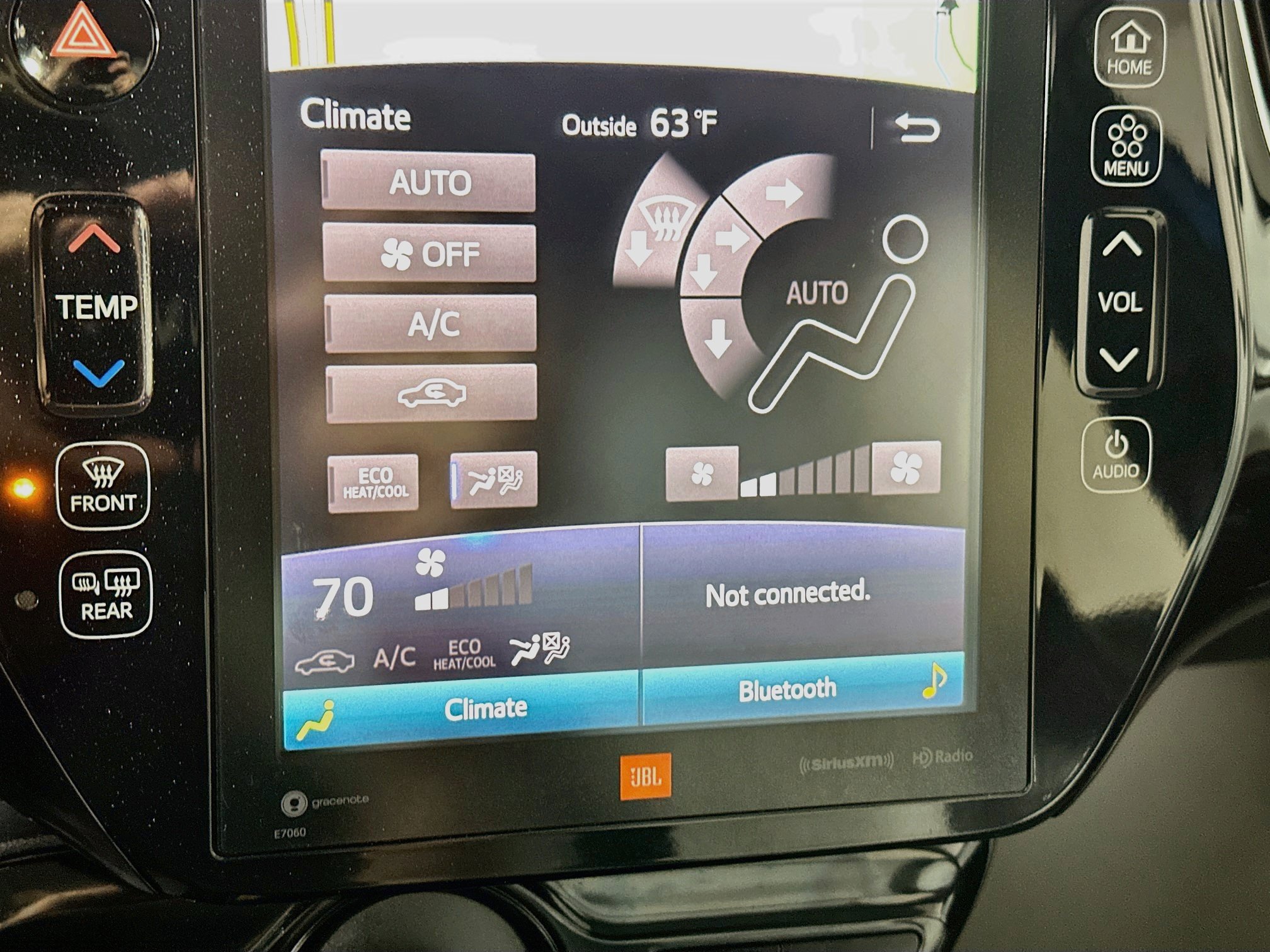 Used 2022 Toyota Prius Limited w/ Premium Convenience Package FWD image 16