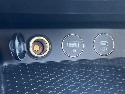 Used 2026 Genesis G70 2.5T image 7