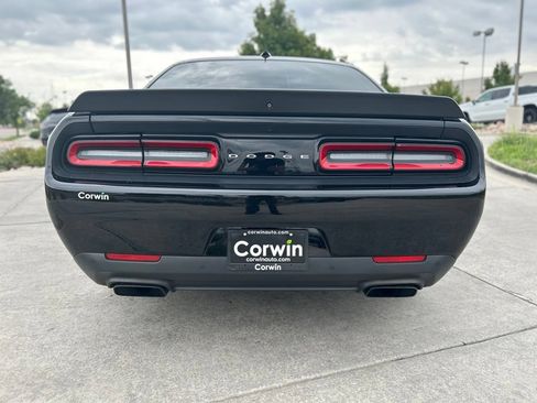 Used 2015 Dodge Challenger SRT Hellcat RWD image 6