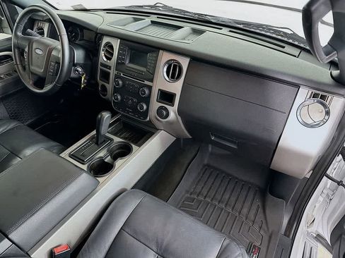 Used 2017 Ford Expedition XLT image 34