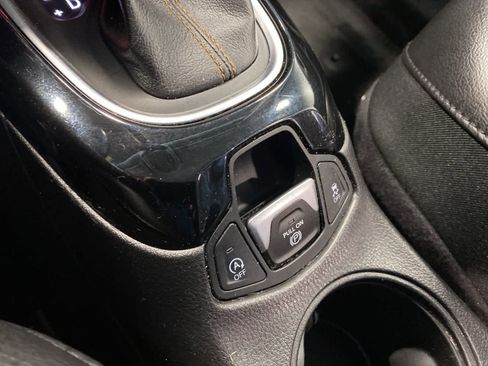 Used 2019 Jeep Compass Limited image 23