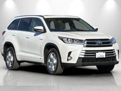 Used 2017 Toyota Highlander Limited AWD/4WD image 9