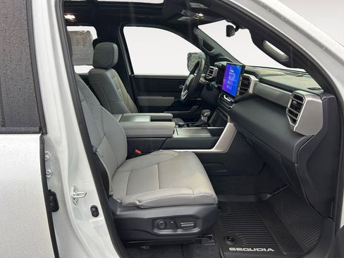 Used 2025 Toyota Sequoia Limited image 11