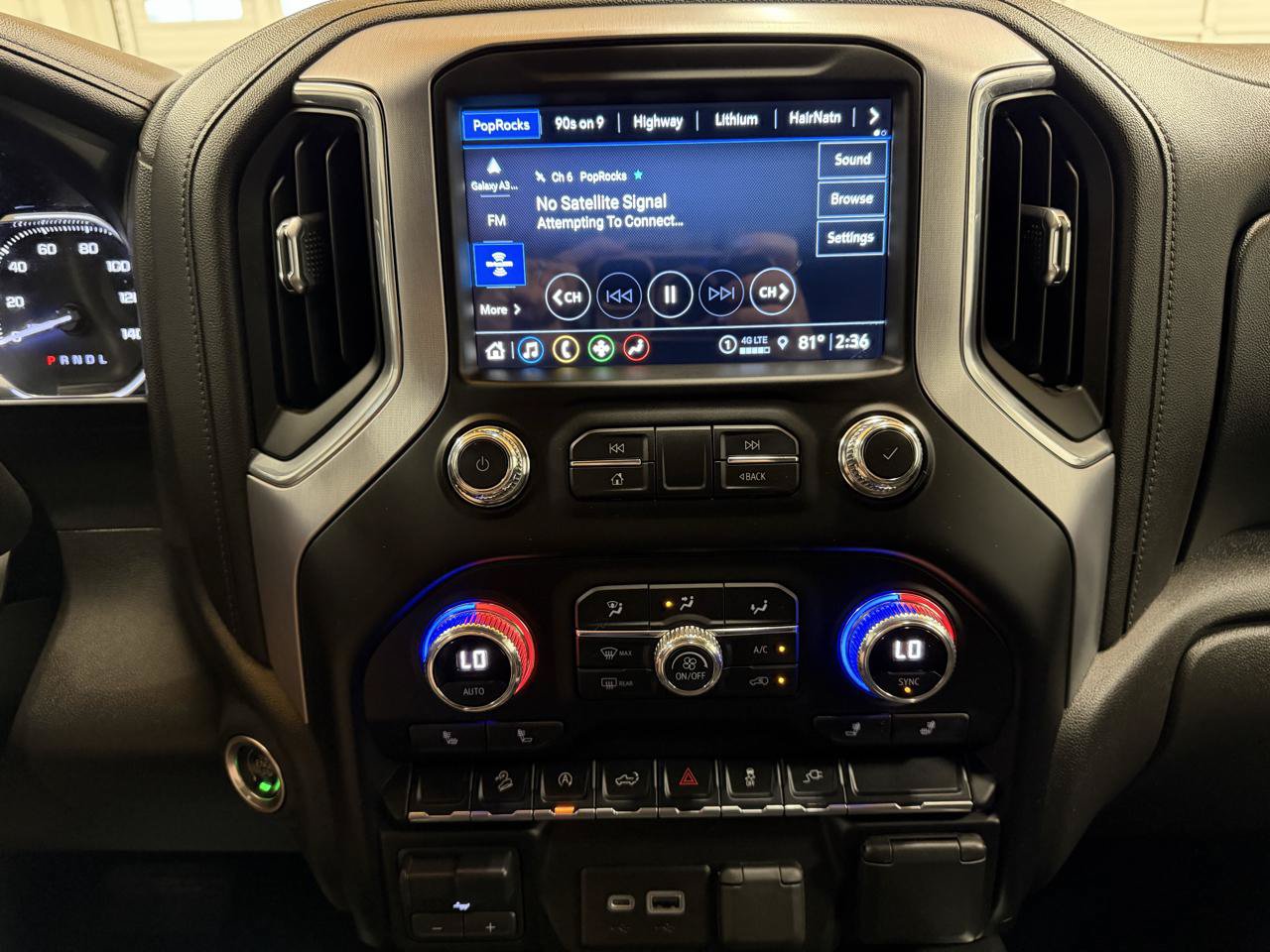 Used 2021 GMC Sierra 1500 Elevation w/ Preferred Package AWD/4WD image 17