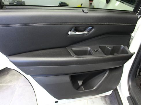 Used 2022 Nissan Pathfinder Platinum w/ Cargo Package AWD/4WD image 26
