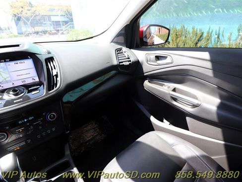 Used 2018 Ford Escape Titanium image 29