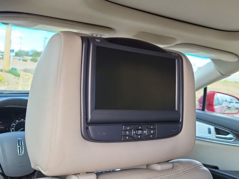 Used 2016 Lincoln MKX Reserve w/ Luxury Package image 40