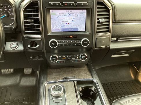 Used 2021 Ford Expedition Limited image 11