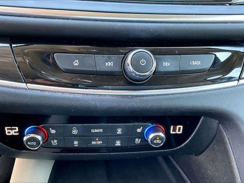 Used 2019 Buick Enclave Premium image 33