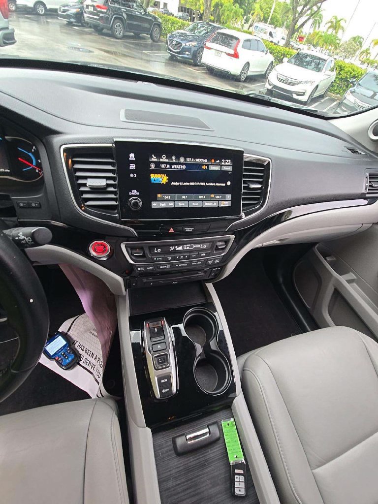 Used 2019 Honda Pilot Touring image 16