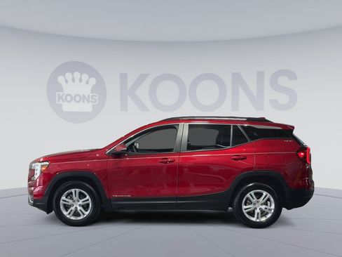 Used 2023 GMC Terrain SLE w/ Driver Convenience Package FWD image 7
