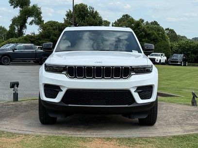 New 2026 Jeep Grand Cherokee Laredo w/ Trailer Tow Package