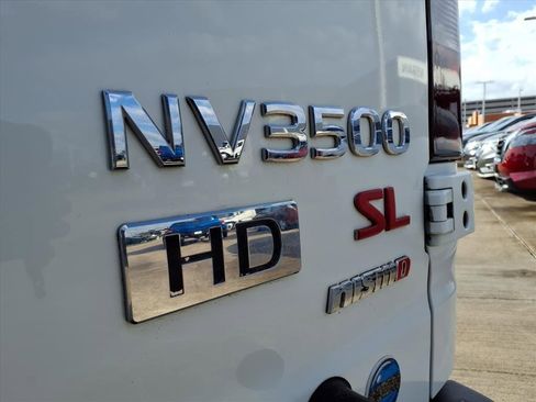 Used 2013 Nissan NV 3500 SL w/ Technology Pkg image 28