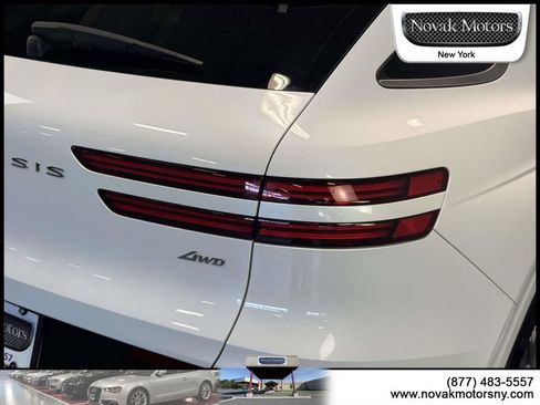 Used 2025 Genesis GV70 2.5T AWD/4WD image 11